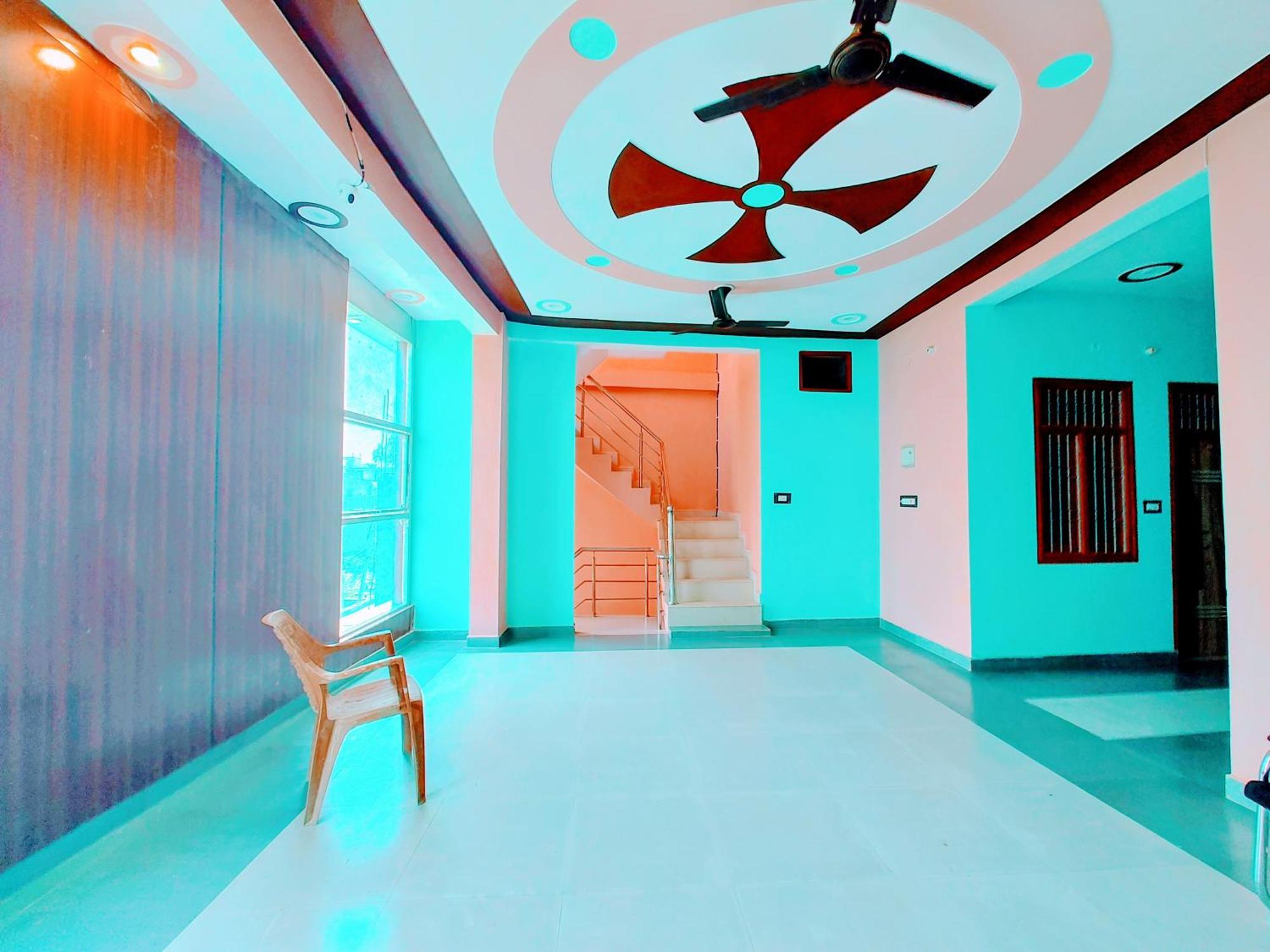 Hotel Raghukul Ayodhya Bagian luar foto