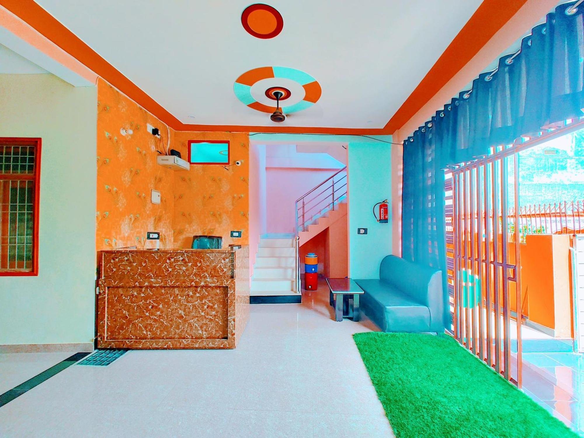 Hotel Raghukul Ayodhya Bagian luar foto