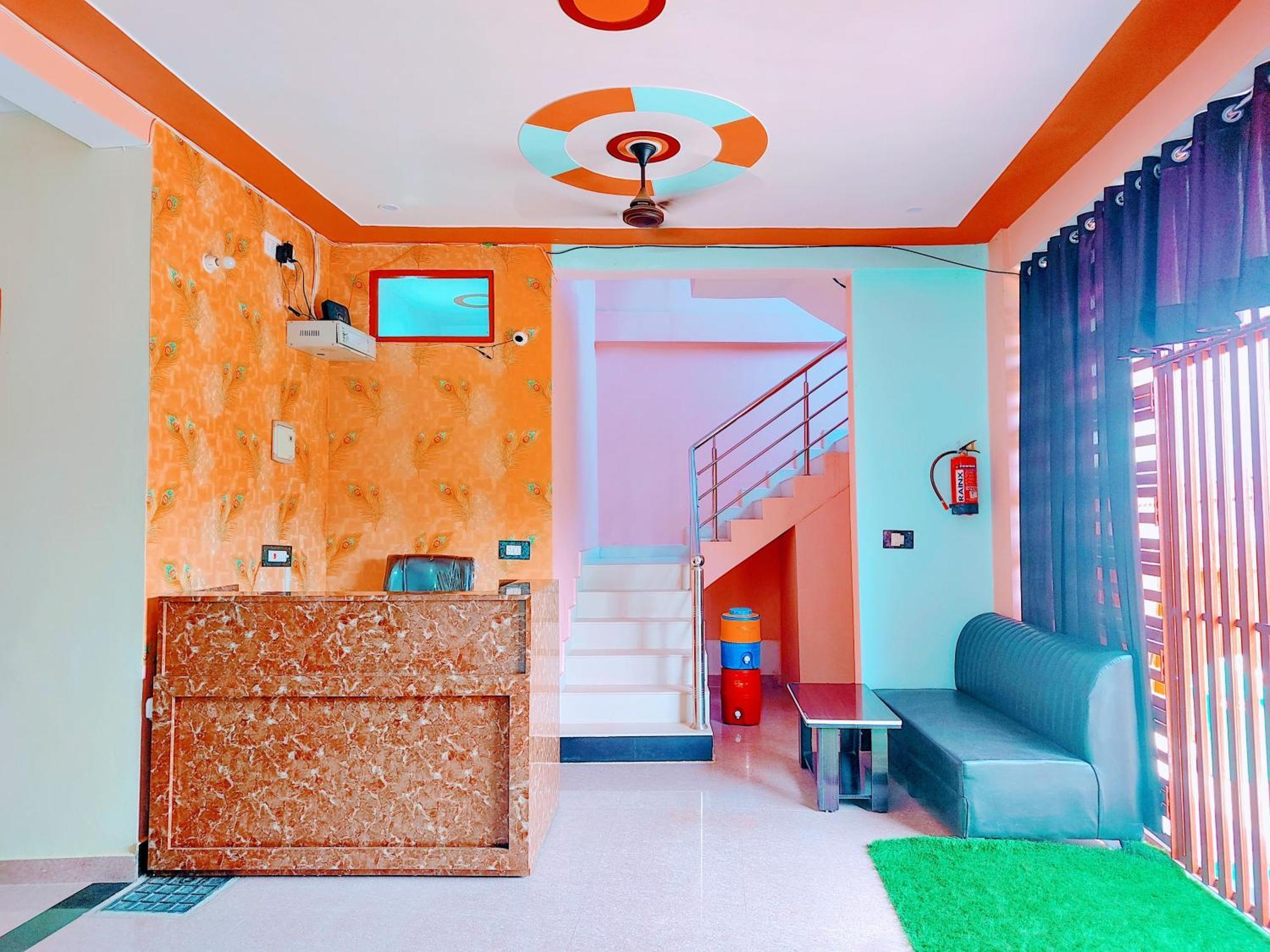 Hotel Raghukul Ayodhya Bagian luar foto