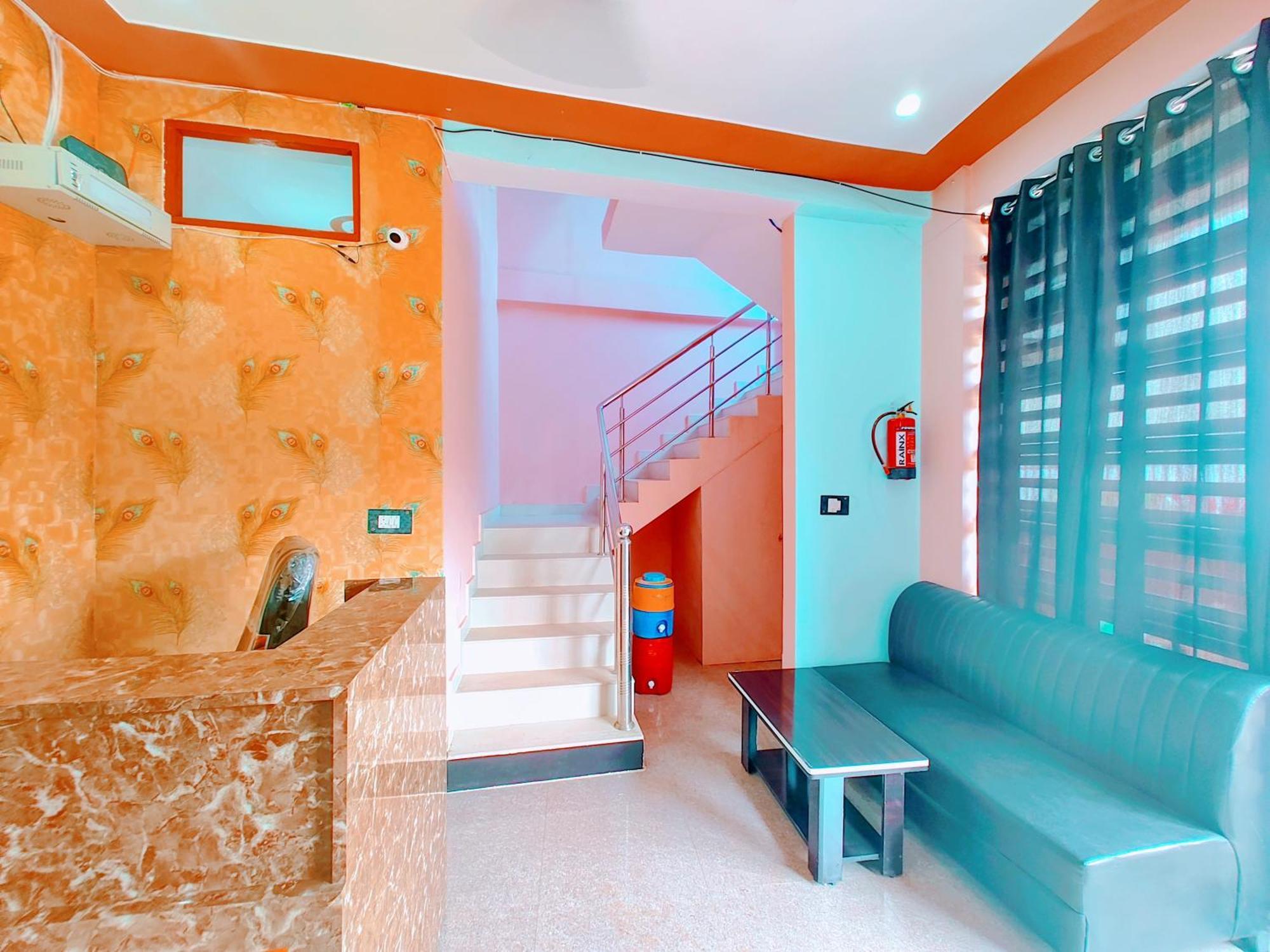 Hotel Raghukul Ayodhya Bagian luar foto